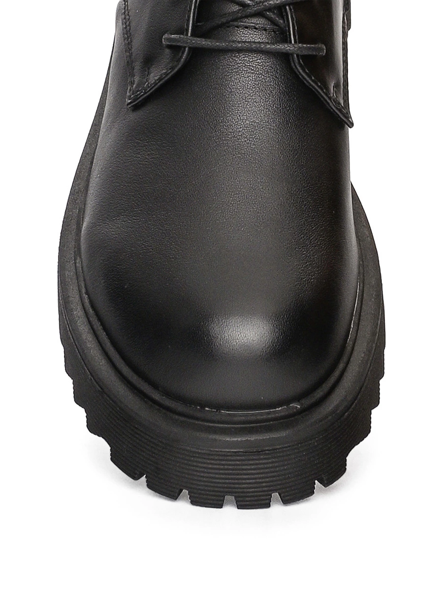 Черные кожаные ботинки с декором